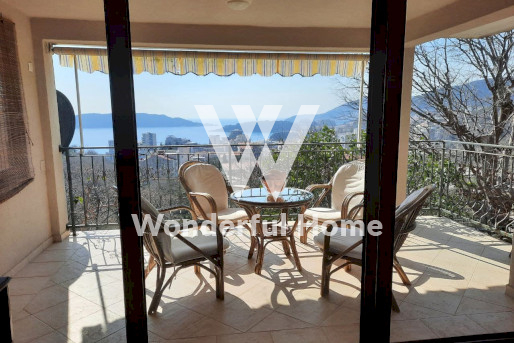 Апартаменты с двумя спальнями и видом на море в Бечичи