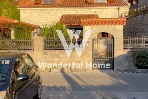 Вилла в Боко-Которской бухте на первой линии