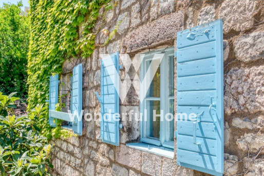 Апартаменты класса люкс с 2-мя спальнями в Св.Стефане