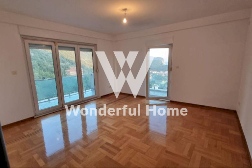 Квартира с 2-мя спальнями  с видом на море в Петровац, Черногория